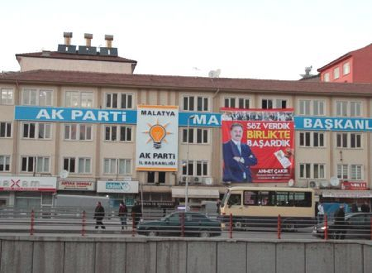 AK Parti Malatya İl Başkanlığına Yeni Bina