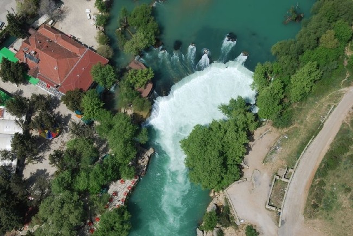Alkollü Şahıs Kayalıklara Düşerek Hayatını Kaybetti