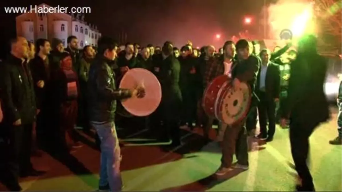 Bakan Işık, Kartepe\'de aday tanıtım toplantısına katıldı -