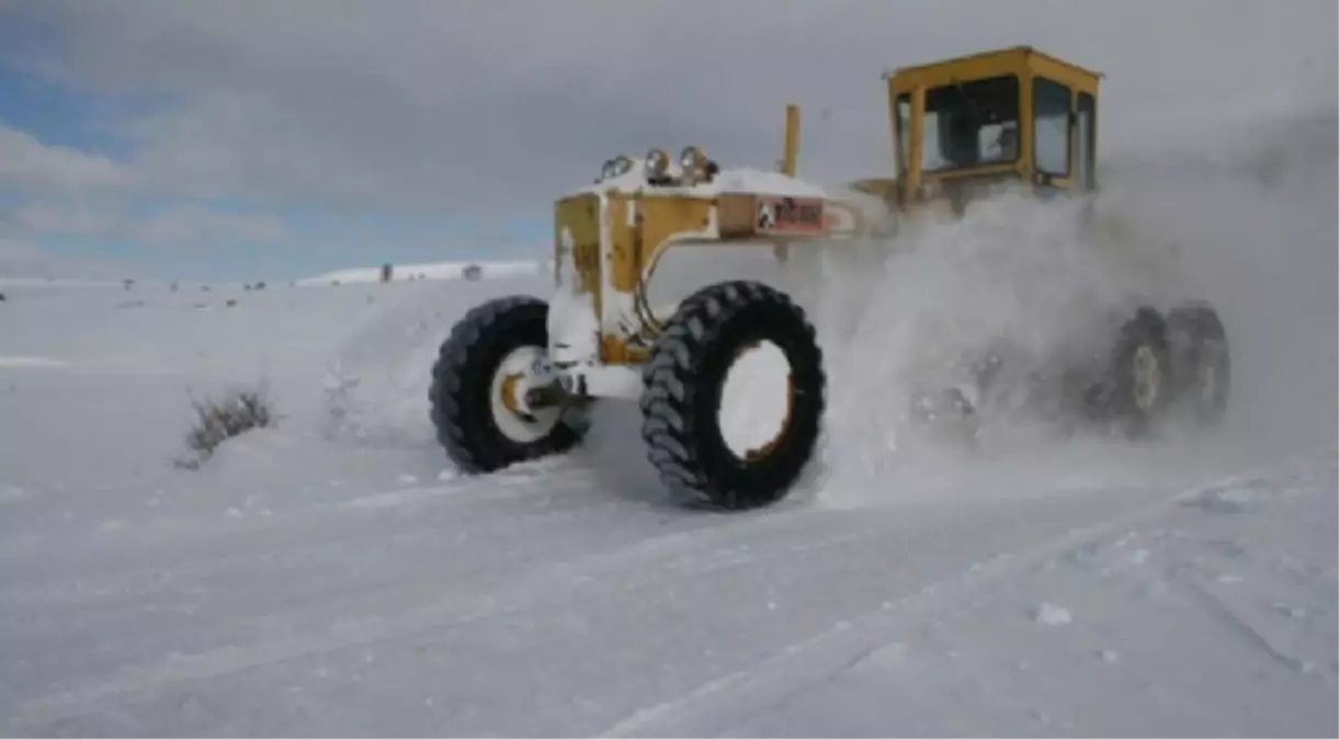Bingöl'de 12 Köy Yolu Ulaşıma Kapalı