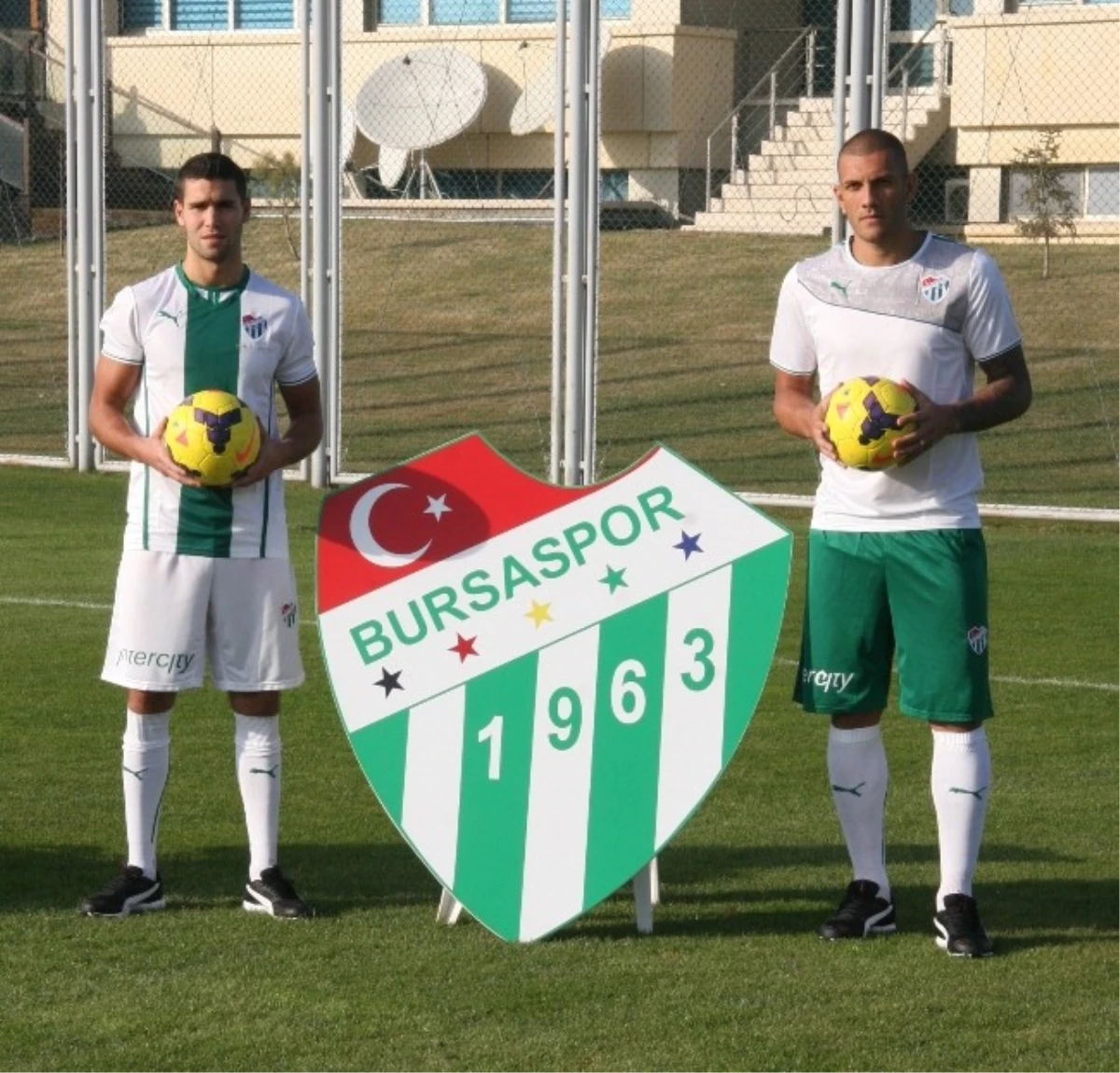 Bursaspor Devre Arasında 9 Futbolcuyla Kadrosunu Güçlendirdi