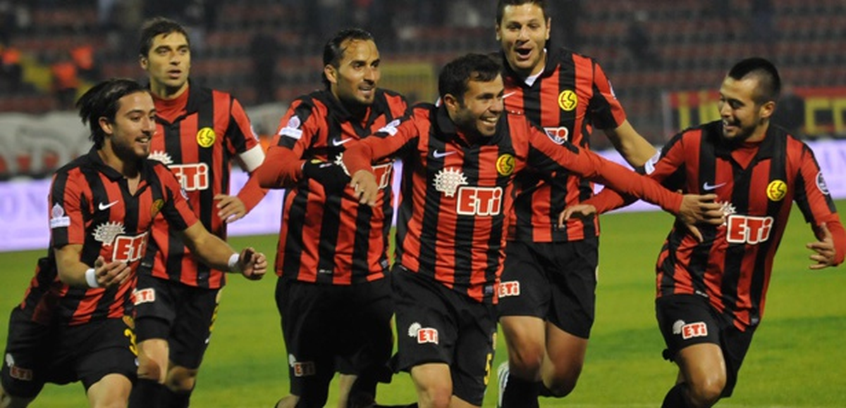 Es-Es, Akhisar\'a Moralli Gitti