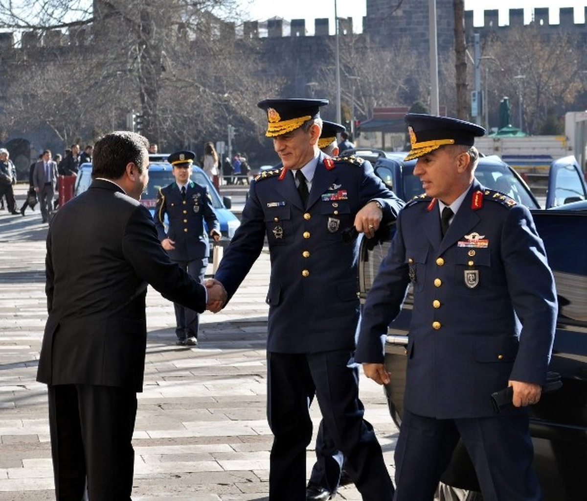 Hava Kuvvetleri Komutanı Orgeneral Akın Öztürk, Kayseri Valisi Orhan Düzgün'ü Ziyaret Etti