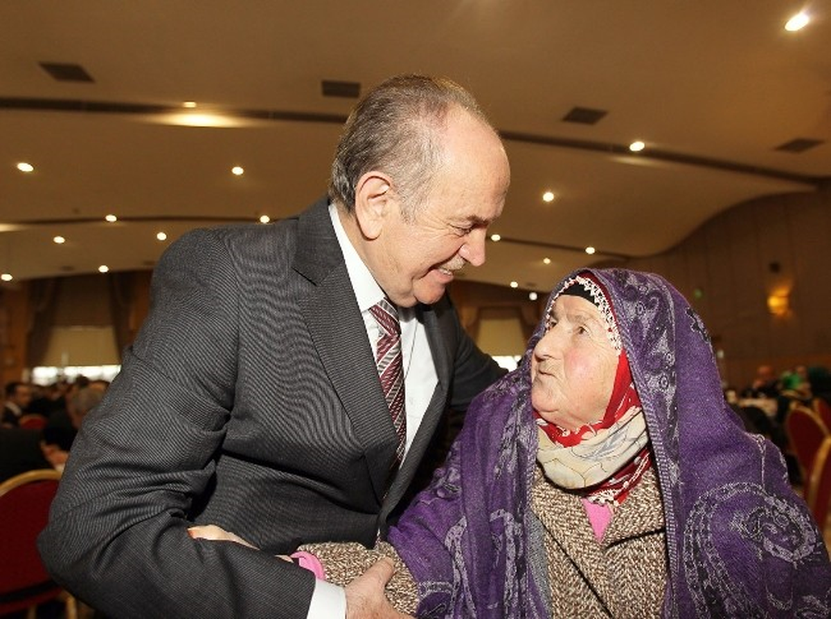 İbb Başkanı Topbaş, Güne Artvin Horonuyla Başladı
