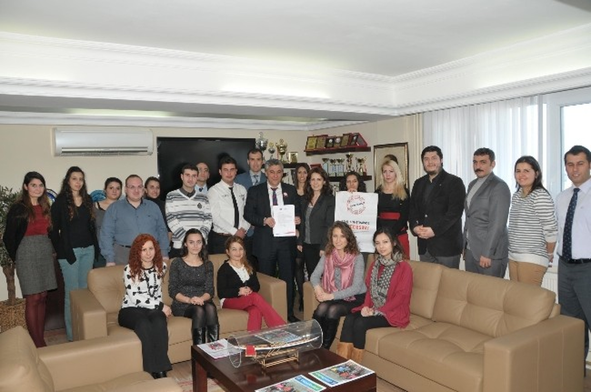 İnce "Genç Dostu Başkan" İlan Edildi