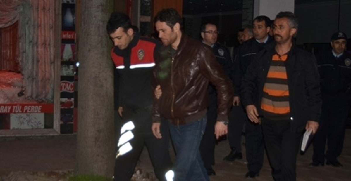 İzmit\'te Eşiyle Tartışan Bir Kişi İntihara Kalkıştı