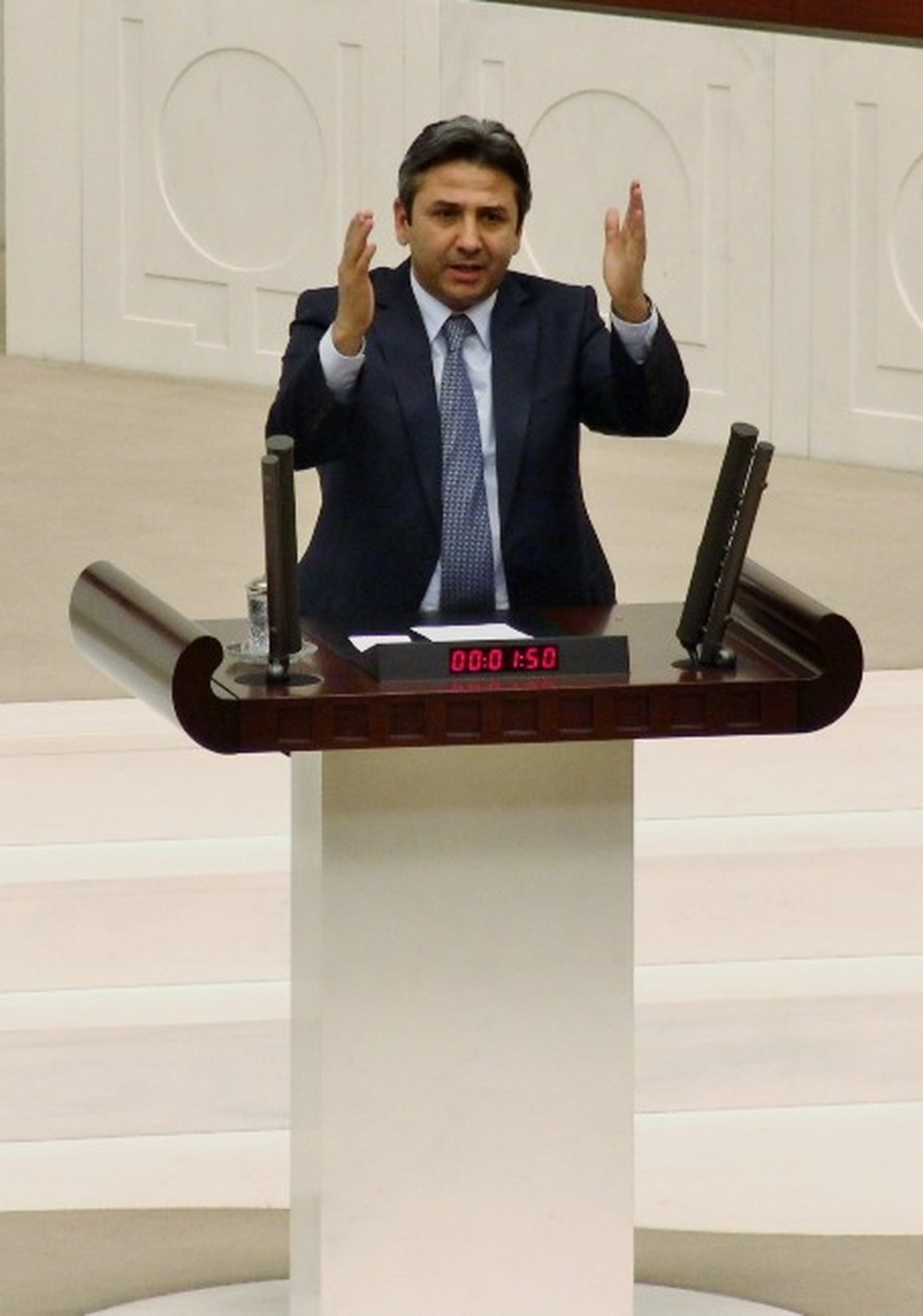 Kamer Genç\'e AK Partili Vekillerden Tepki