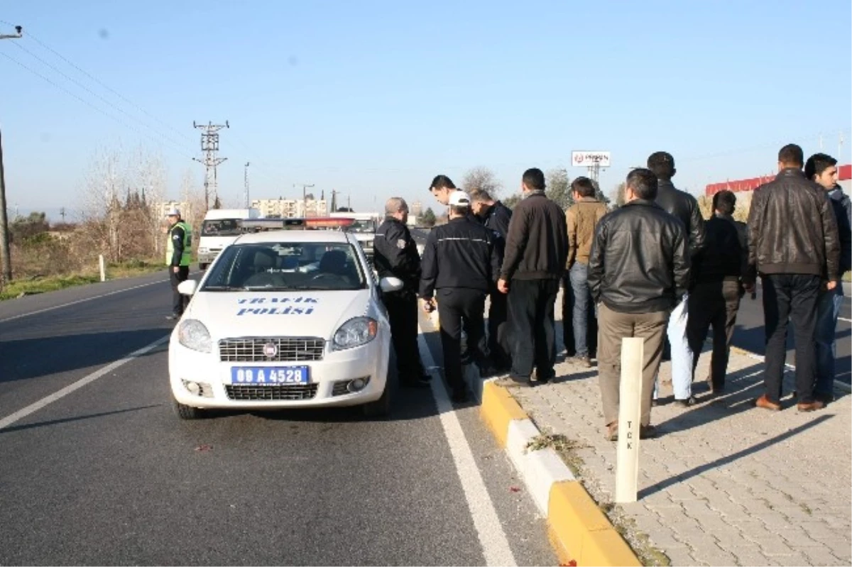 Aydın\'da Kamyonun Altında Kalan Motosikletli Öldü