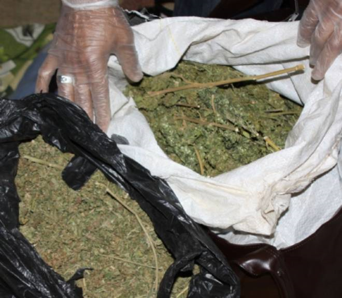 Kayseri\'de İki Yolcu Otobüsünde 23 Kilo Esrar Ele Geçirildi