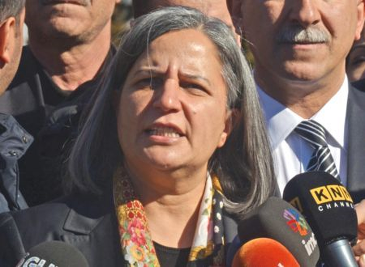 Kışanak, Silvan\'da Seçim Bürosu Açılışına Katıldı