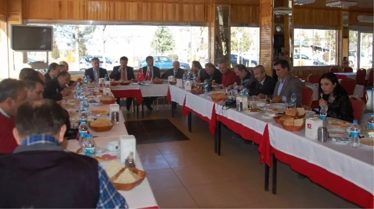 Maliye Bakan Yardımcısı Cantimur Simav'ın AK Parti Belediye Başkan Adaylarını Tanıttı