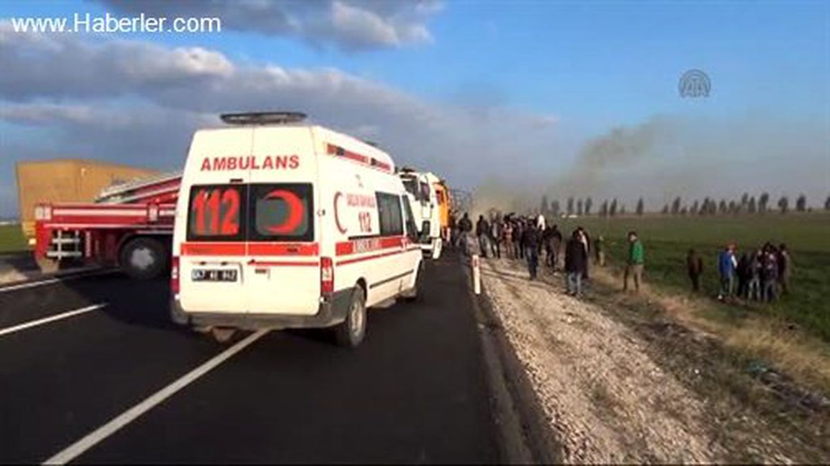 Mardin\'de çarpışan tırlar alev aldı: 2 ölü