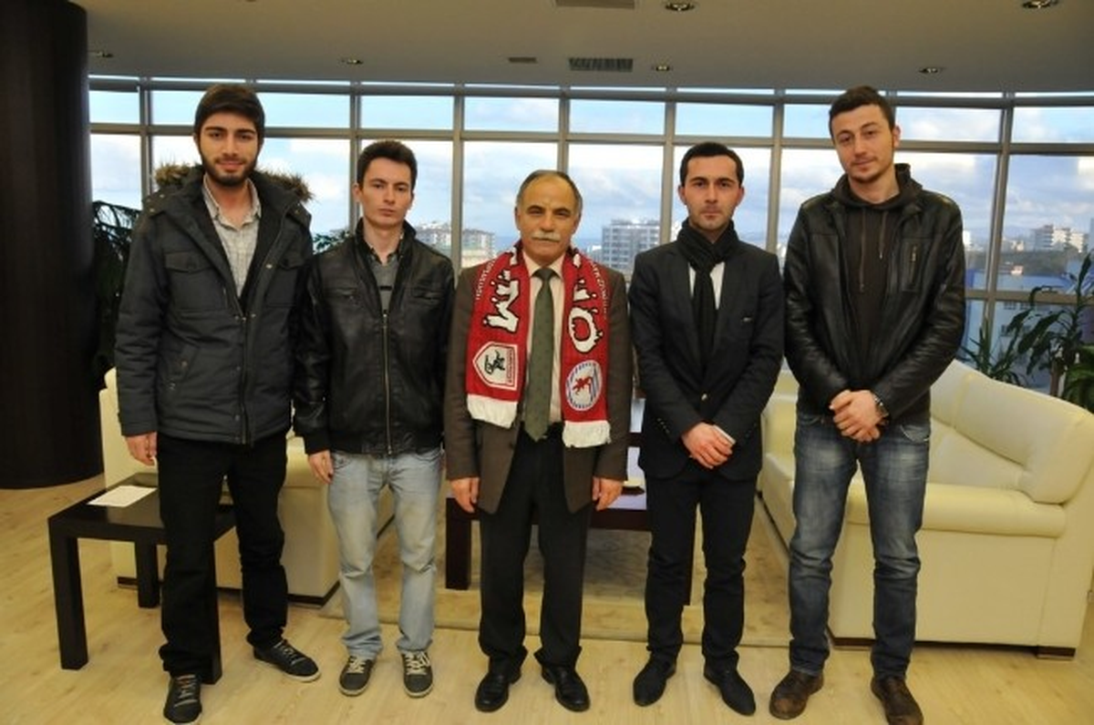 Omü Samsunspor Öğrenci Topluluğu\'ndan Rektör Akan\'a Ziyaret