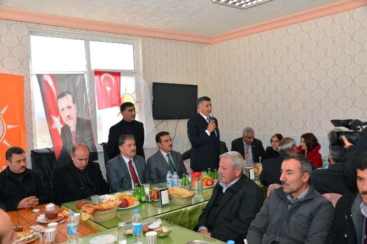 Öztürk, Seçim Çalışmalarını Sürdürüyor