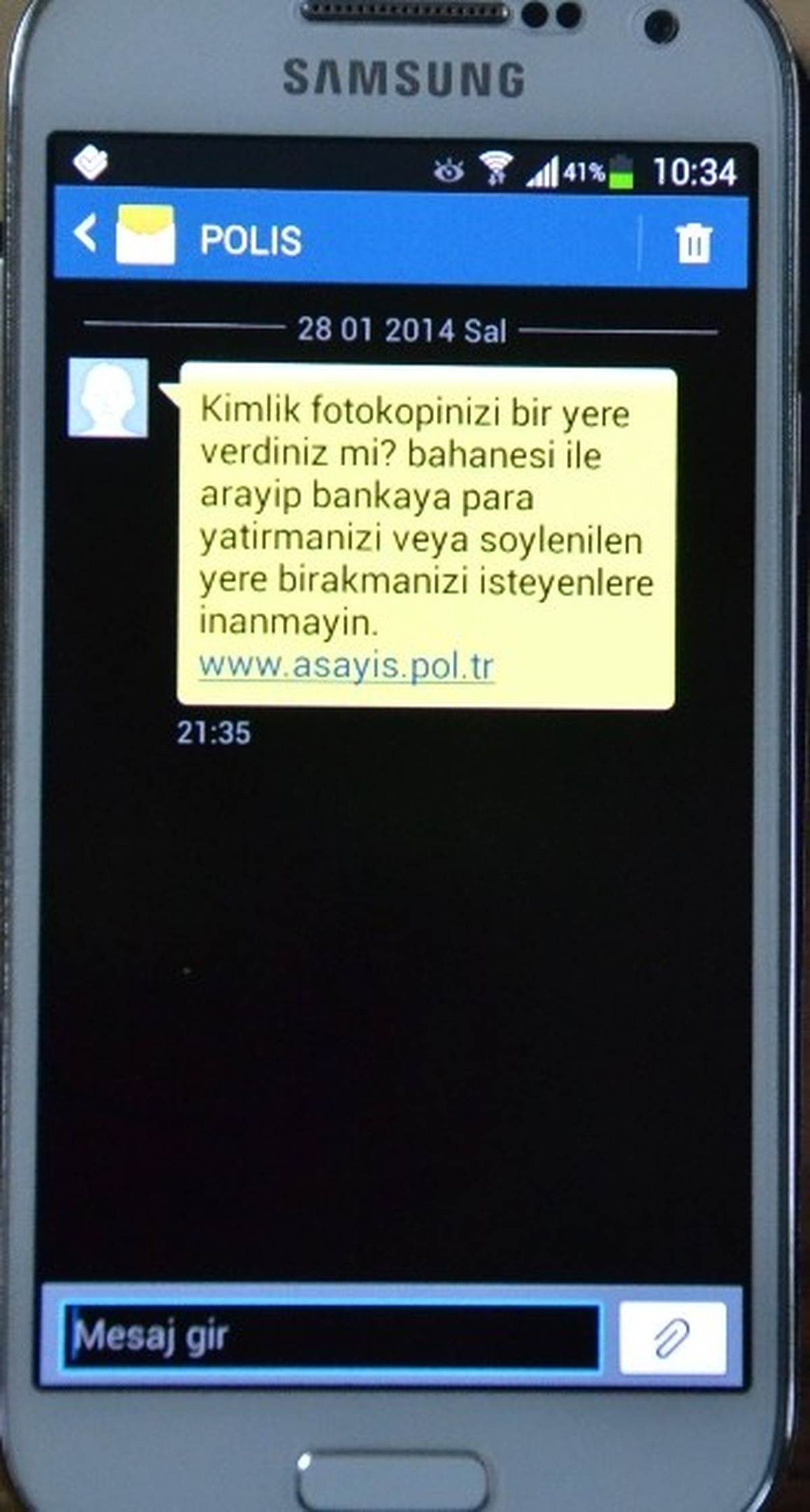 Polis Vatandaşları Dolandırıcılara Karşı Uyardı