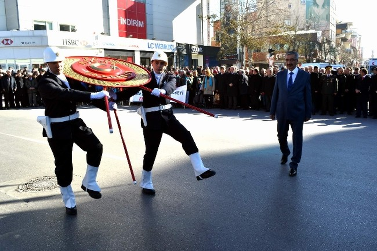 Atatürk\'ün Niğde\'ye Gelişi Kutlandı