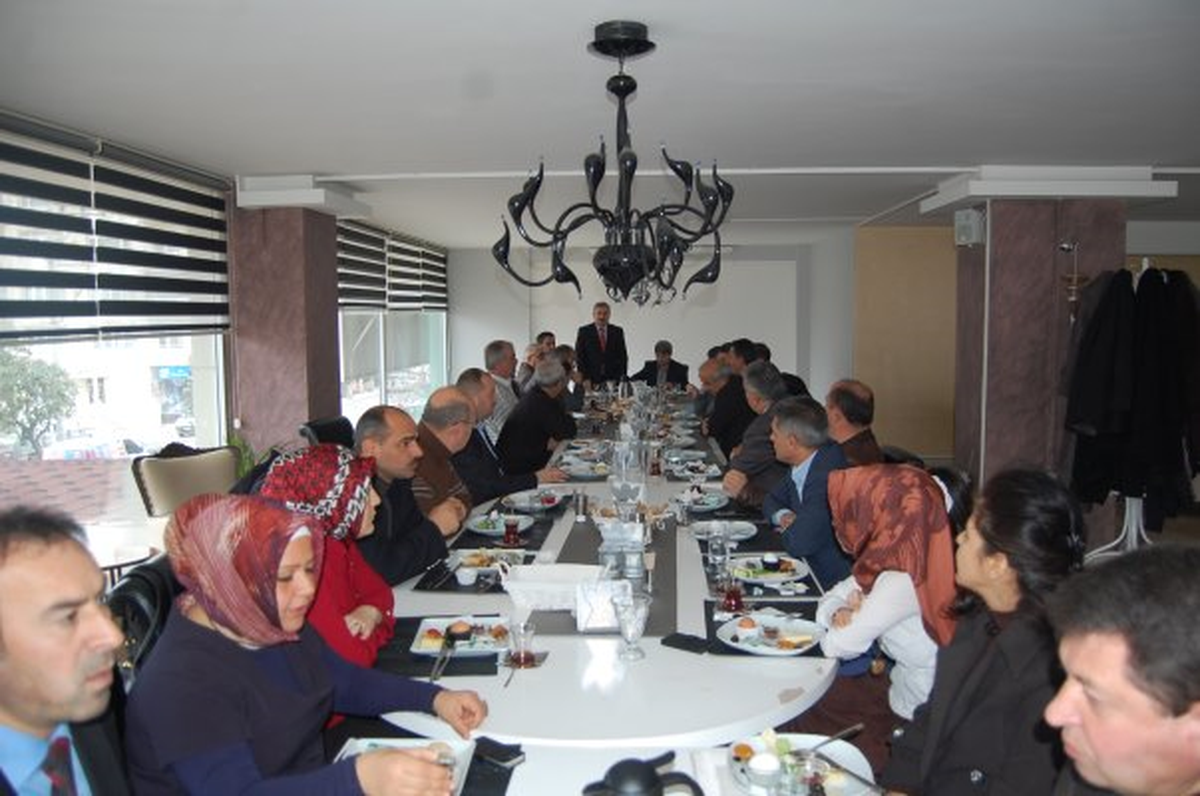 Bakan Ömer Çelik Türkmen Mevkidaşı ile Görüştü