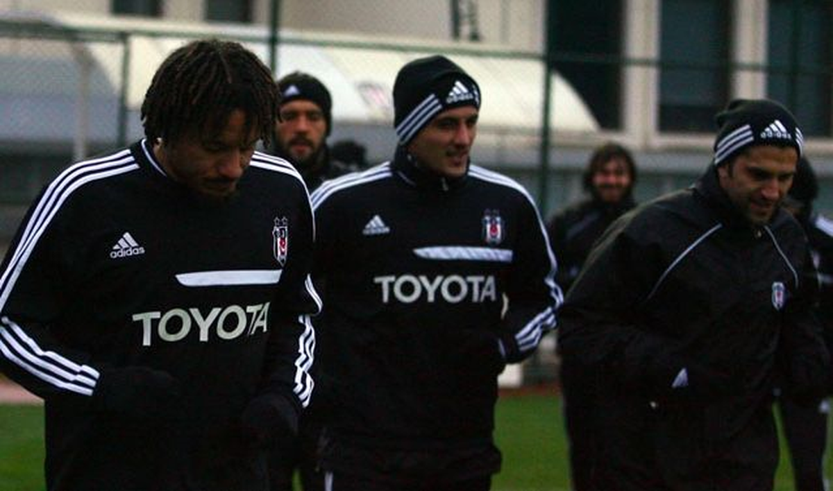 Beşiktaş\'ta Yeni Transfer Jones Antrenmana Katılamadı