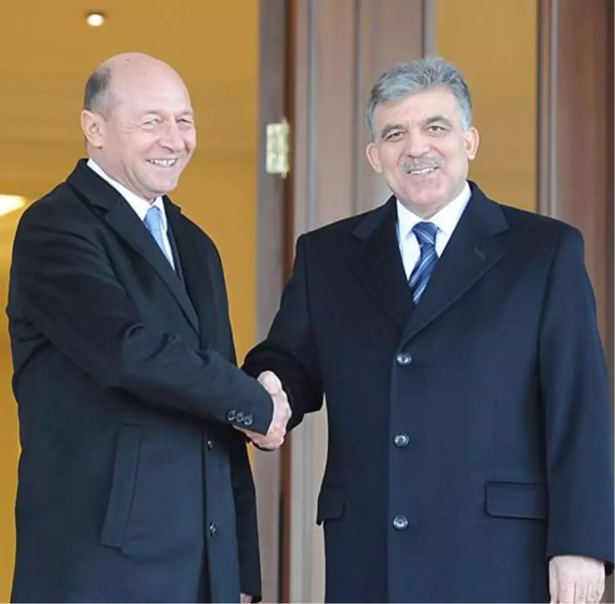 Cumhurbaşkanı Gül, Basescu Onuruna Köşk\'te Yemek Verdi