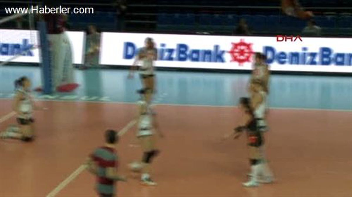 Eczacıbaşı Vitra\'ya Dörtlü Final Öncesi Son Engel Rus Rakibi Omichka Omsk Regıon