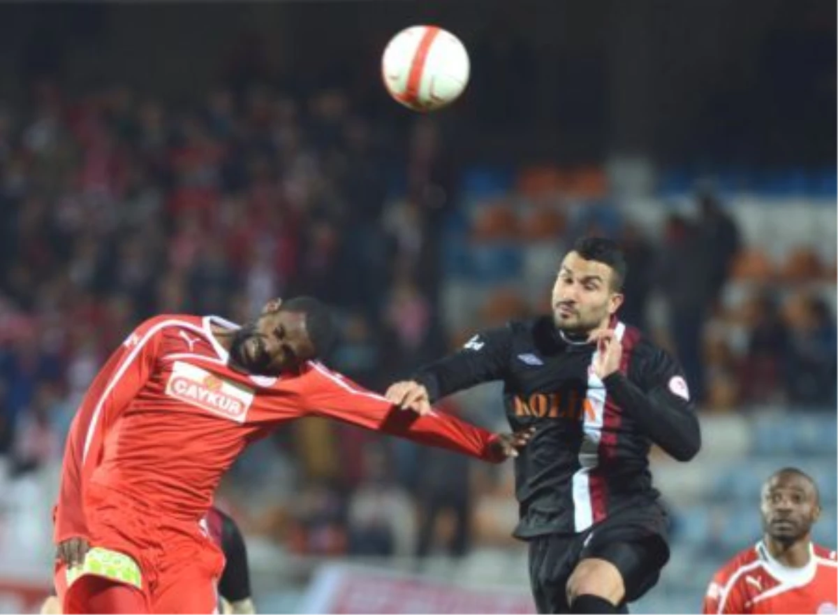 Antalyaspor, Elazığspor\'u 2-1 Yendi
