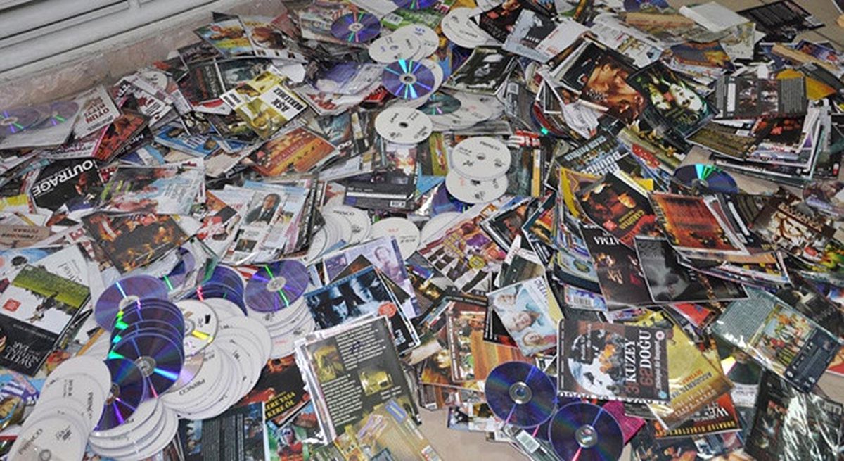 Gölcük\'te 10 Bin Adet Korsan Cd Ele Geçirildi