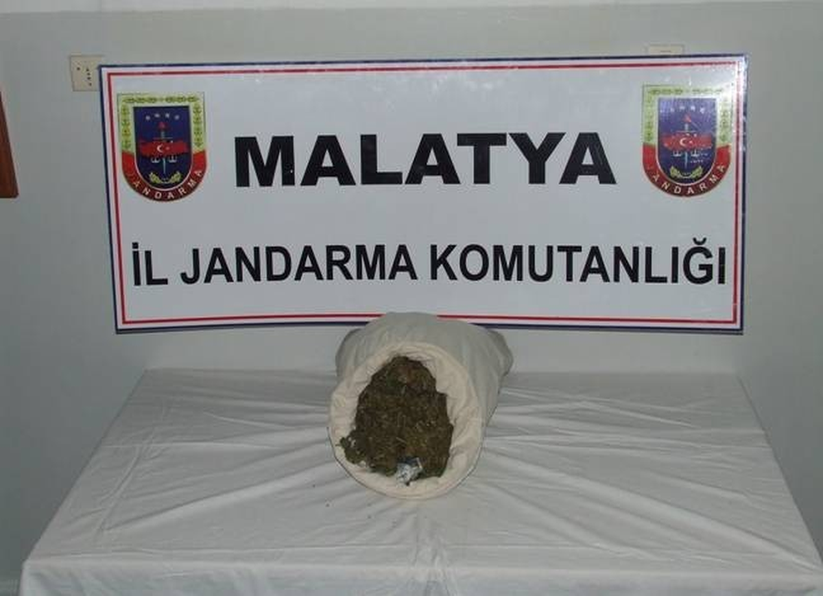 Otobüste Esrar Ele Geçirildi