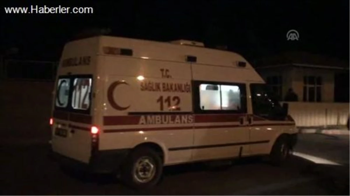 Kahramanmaraş\'ta Otomobil İle Minibüs Çarpıştı: 3 Yaralı