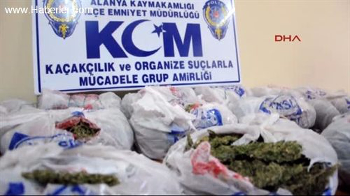 Antalya\'da Otomobille Uyuşturucu Sevkiyatına 6 Gözaltı
