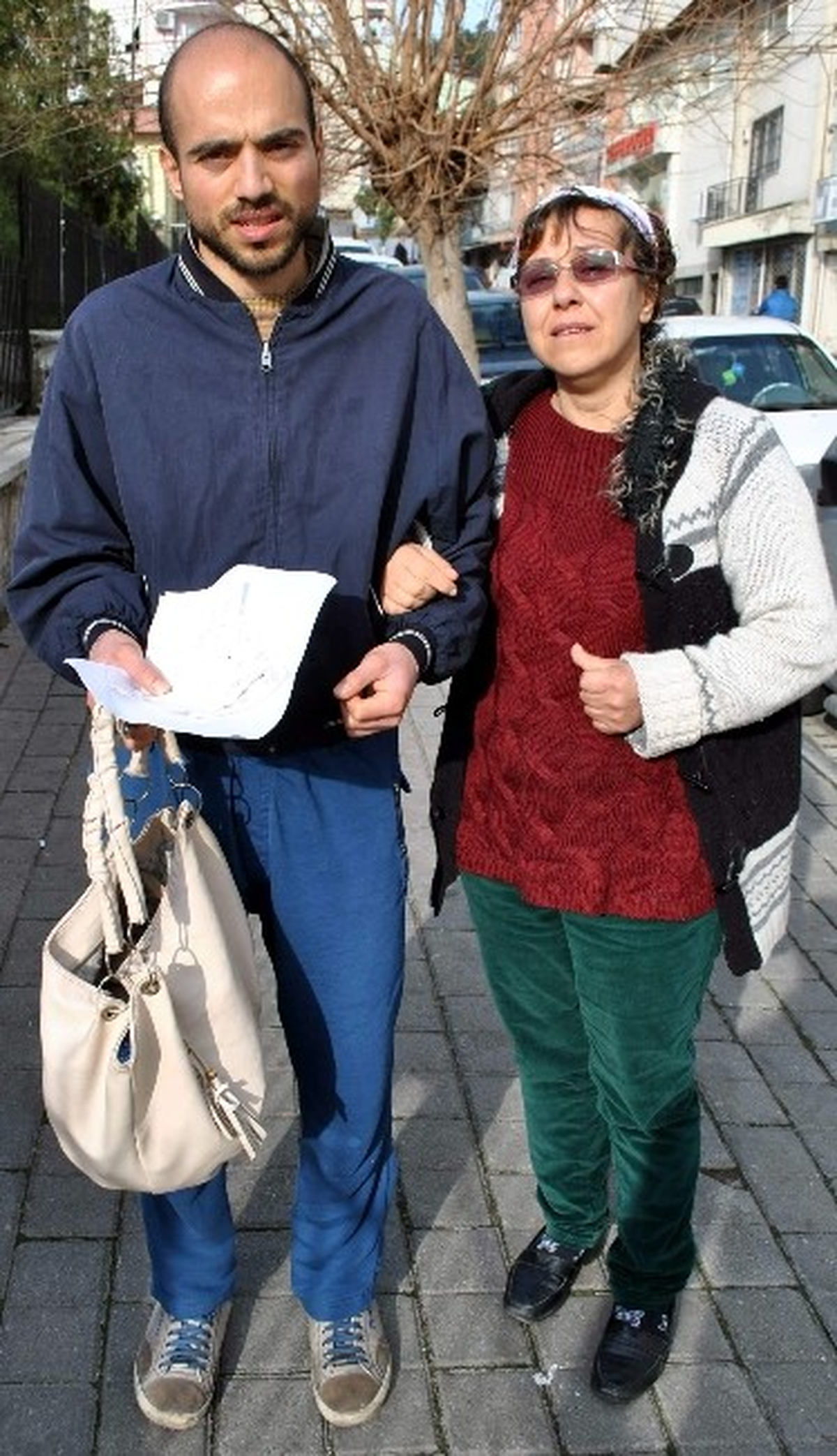 Özel Haber) Ameliyat Sonrası Göremediğini İddia Eden Kadın Doktor Hakkında Şikayetçi Oldu