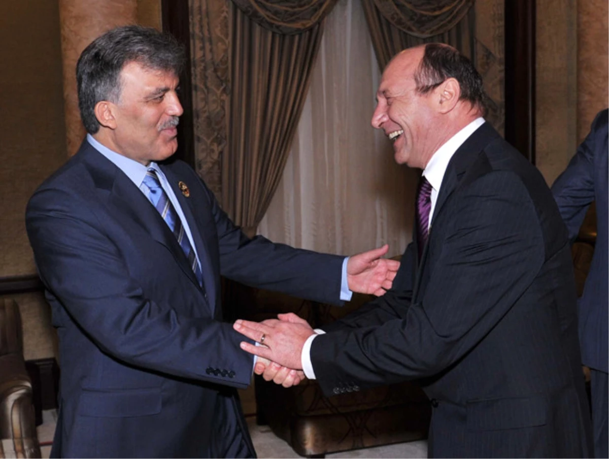 Romanya Cumhurbaşkanı Basescu, Ankara\'ya Geldi