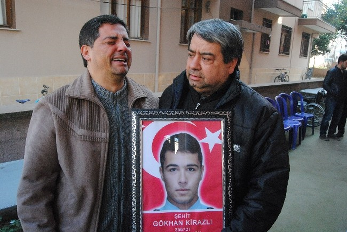 Şehit Polisin Baba Ocağında Gözyaşları Sel Oldu