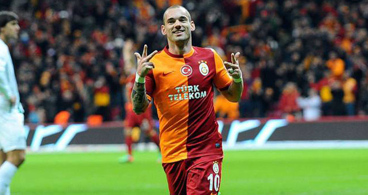 Sneijder\'in "Hat-trick"İ FIFA\'da