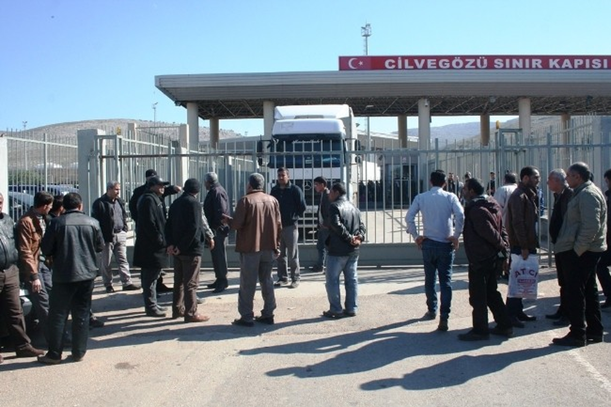 Taksiciler Cilvegözü Sınır Kapısı\'nda Eylem Yaptı
