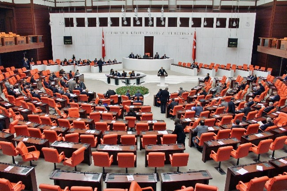 İnternete Sansür Getiren Maddeler Meclis'te Kabul Edildi