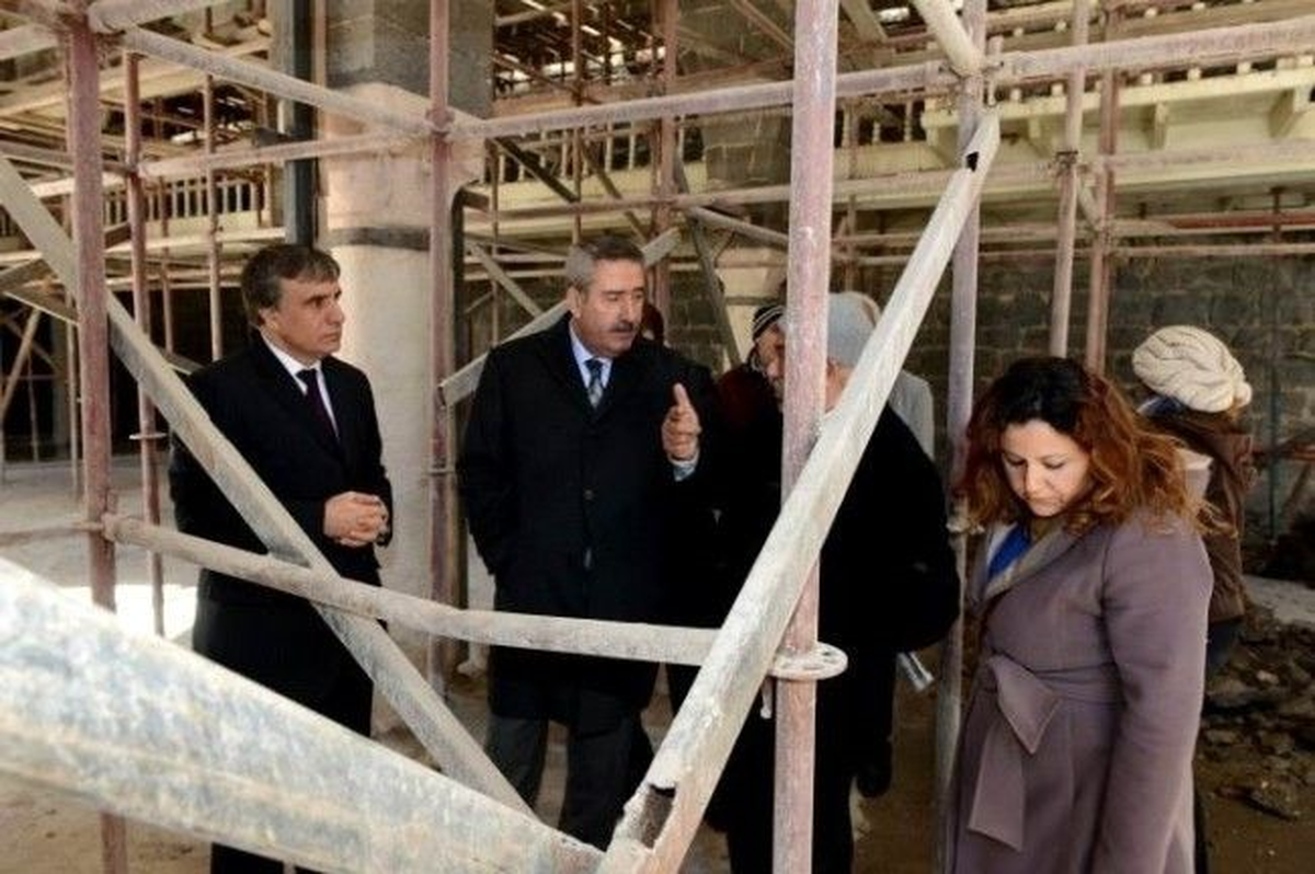 Vali Kıraç, Cami, Türbe ve Medreseleri Ziyaret Etti