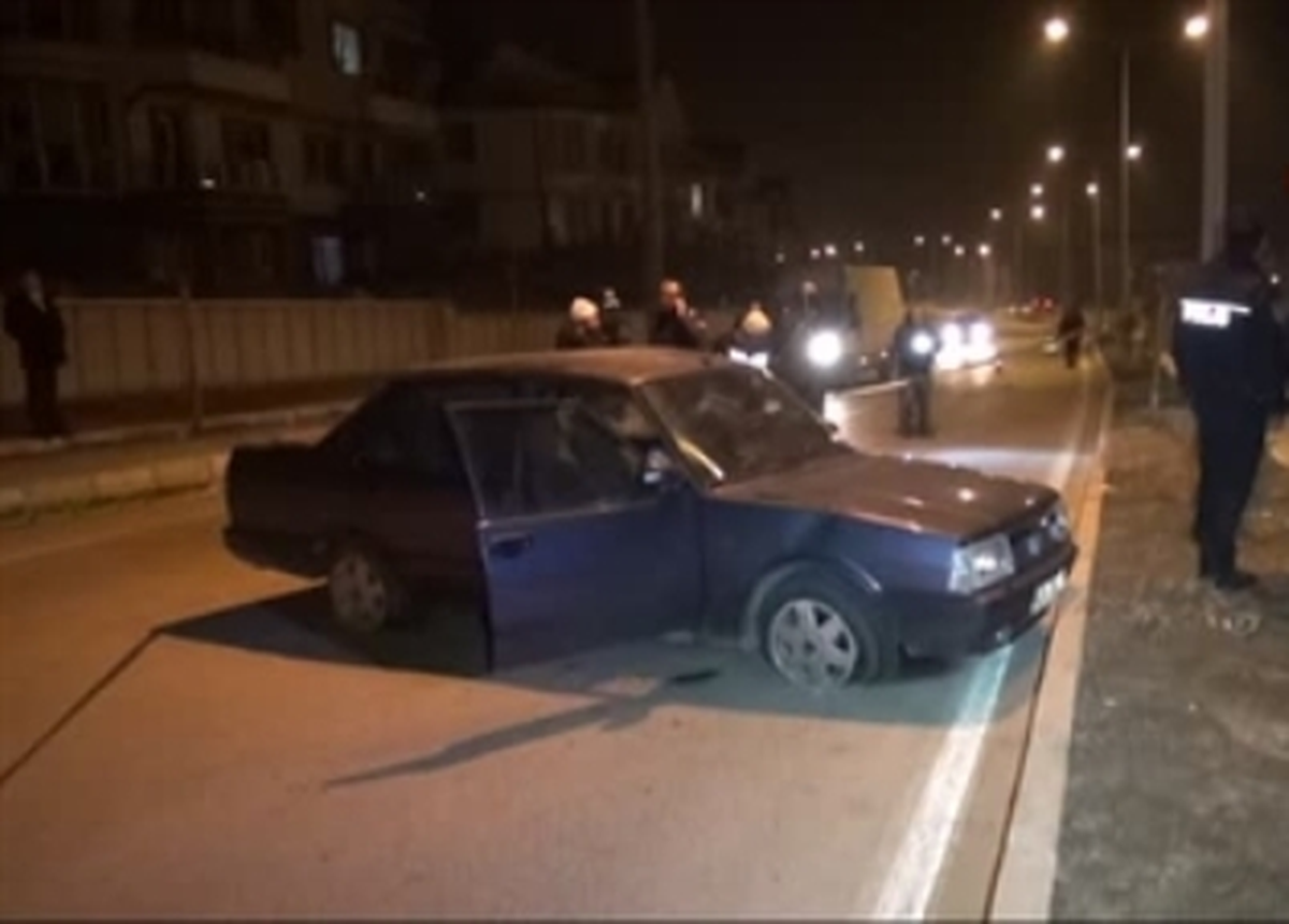 Yan Yatarak Sürüklenen Otomobilin Sürücüsü Öldü