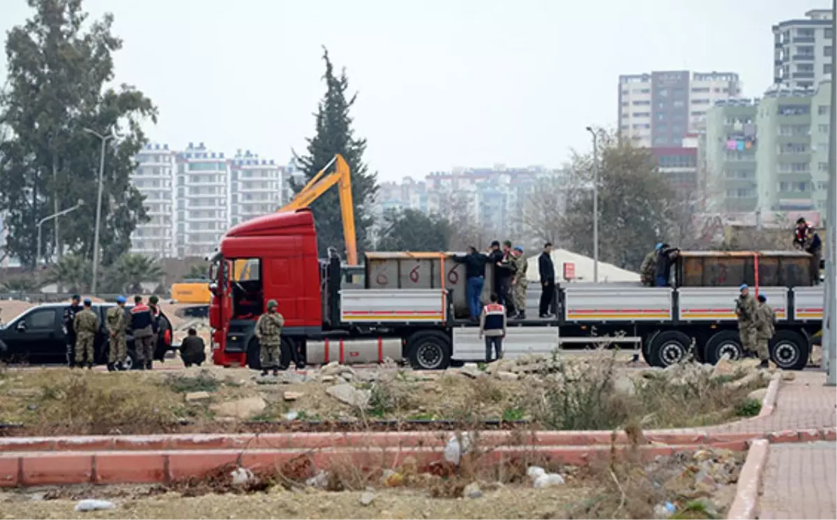 Adana\'da Tır\'ları Arayan Savcıların Koruma Polisleri de Görevden Alındı (2)