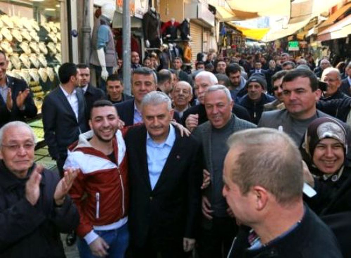 Binali Yıldırım'ı Gören Çocuk Heyecandan Kepenk Kapattı