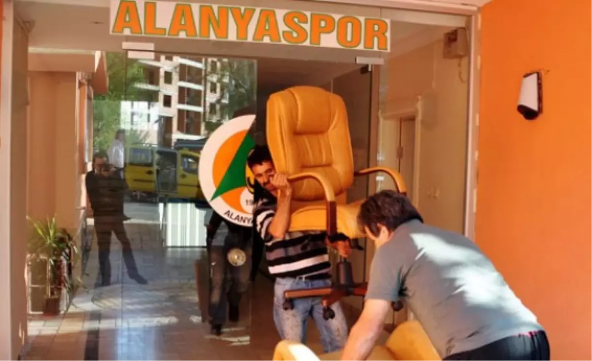 Alanyaspor\'a Haciz Şoku