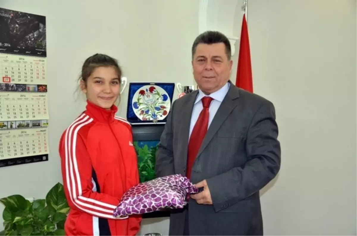 Aydınlı Edanur, Türkiye Karate Şampiyonasında 2. Oldu
