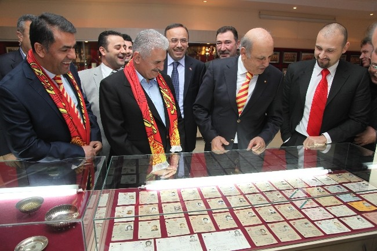 Binali Yıldırım: "30 Mart\'ta Golü Atacağız"