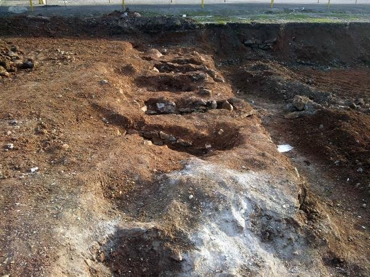Diyarbakır\'daki Askeri Kışlada 6 Mezar Bulundu