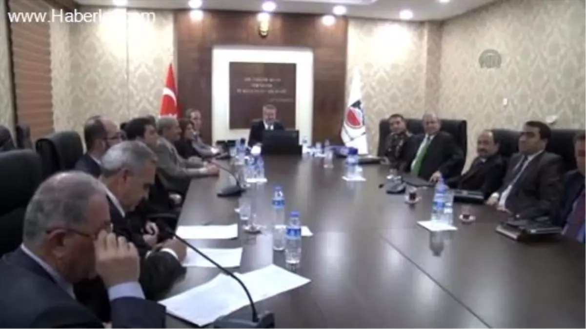 Diyarbakır Valiliği\'nde Seçim Güvenliği toplantısı -
