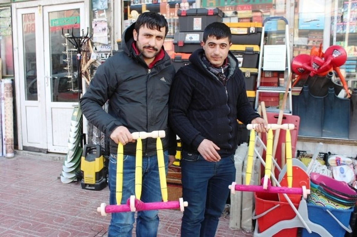 El Emeği ile Yapılan Ahşap Yürüteçler Teknolojiye Rağmen Varlığını Sürdürüyor