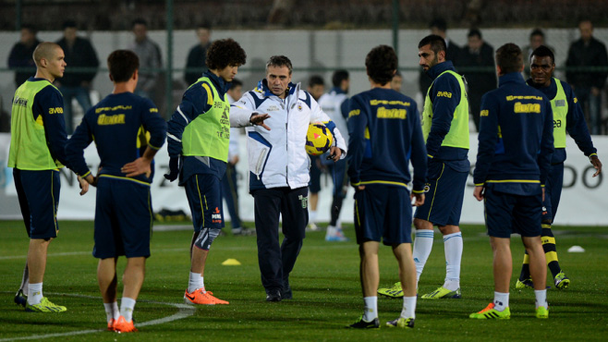 Fenerbahçe\'de Sivasspor Maçı Hazırlıkları Sürüyor