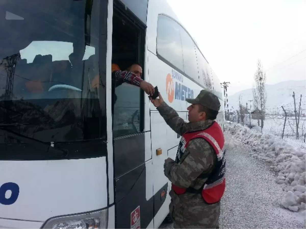 Jandarmadan Kış Lastiği Kontrolü