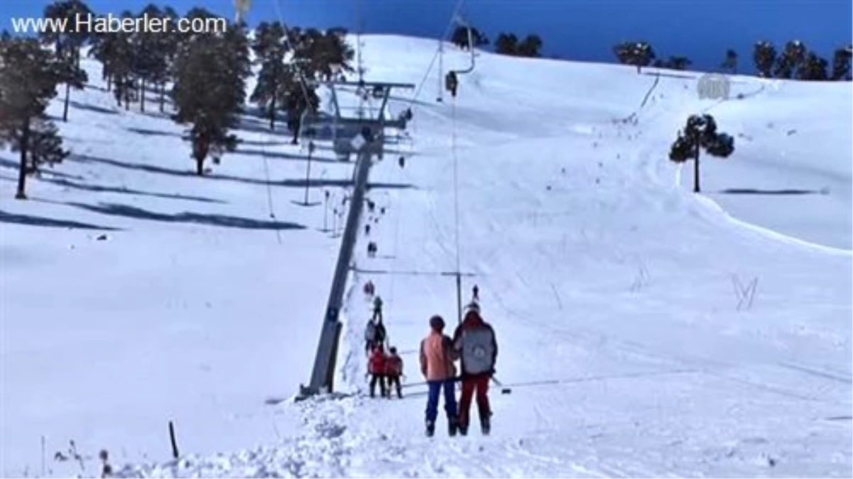 Kars\'lı kayakçılar yarışlara iddialı hazırlanıyor