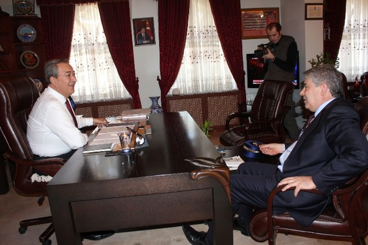 Milli Eğitim Müdürü Osman Şimşek\'ten Nevşehir Belediye Başkanı Hasan Ünver\'e Ziyaret