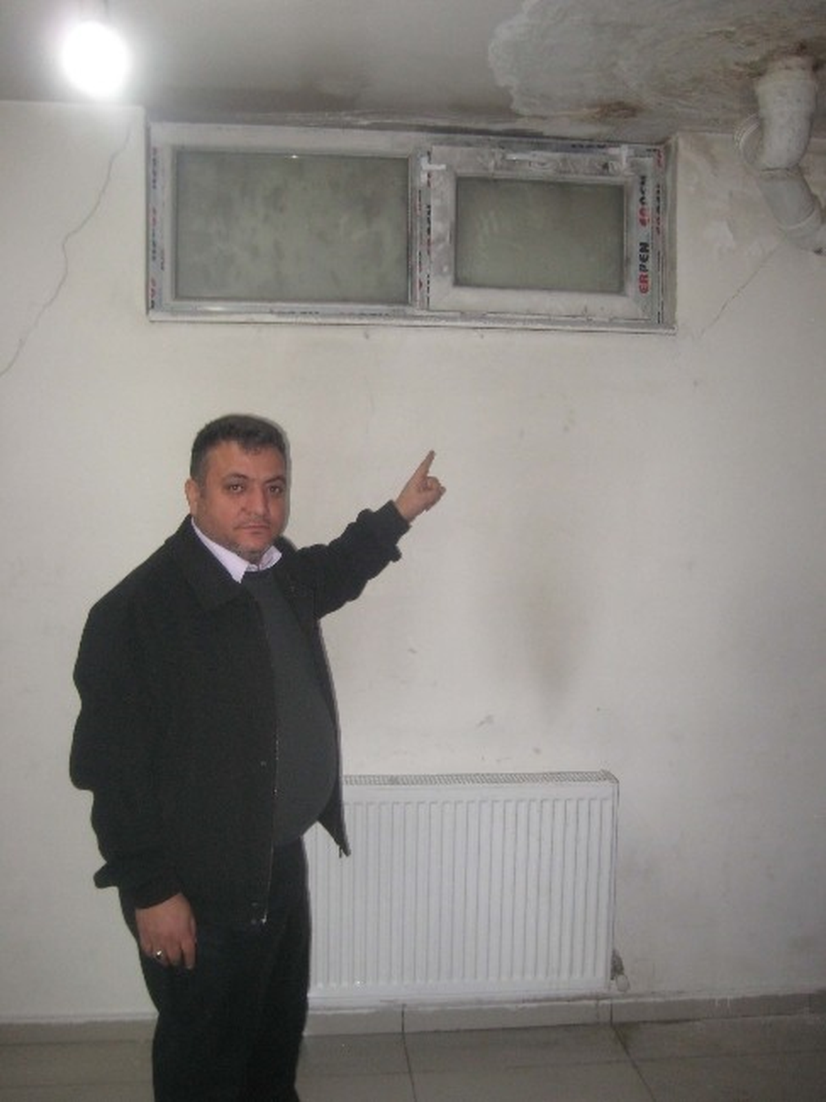Muş\'ta Sigara ve İçki Hırsızlığı Kamerada